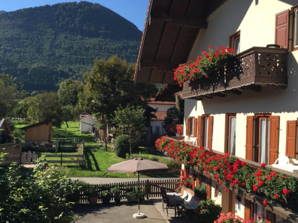 Séjour à la ferme Stöcklhof - Ferienwohnungen Kreuzstr. 1, 83224 Rottau