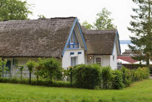 Appartements STOeRTEBEKER APPARTEMENTS HAUS IM Am Park 33 Ralswiek