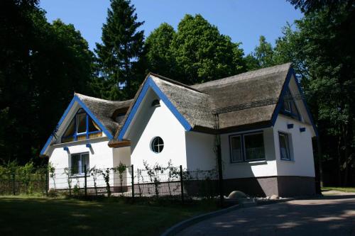 STOeRTEBEKER APPARTEMENTS HAUS IM Ralswiek allemagne