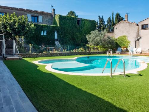 Maison de vacances Stone cottage on an active wine growing estate with a swimming pool  Conilhac-Corbières