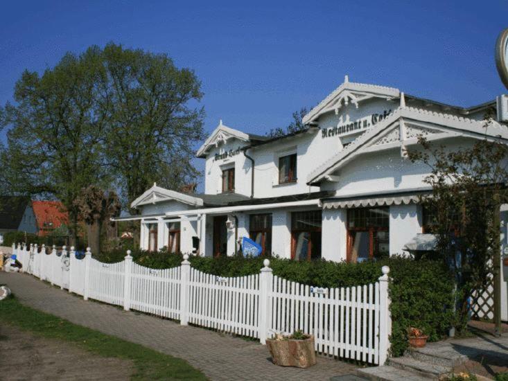 Hôtel Strand-Hotel Lobbe Lobbe 22, 18586 Lobbe