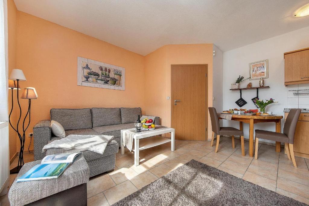 Appartement Strandferienwohnung Trixi 2 Kirchweg  21, 18374 Zingst