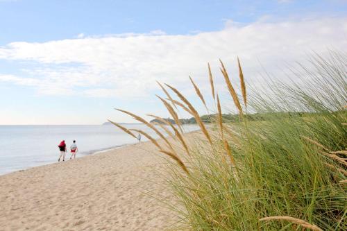 Appartement Strandhaus Mönchgut FeWo 02 strandnah, West-Terrasse Göhrener Weg 02 Lobbe