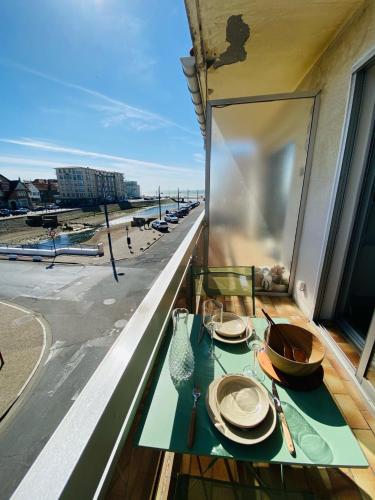 Studio 17m2 vue mer balcon Sud + garage privé Wimereux france