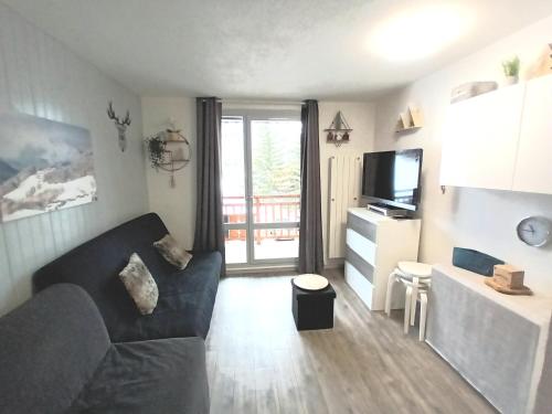 Studio 2 alpes, lumineux plein ouest, balcon, parking, pied piste petite aiguille Les Deux Alpes france