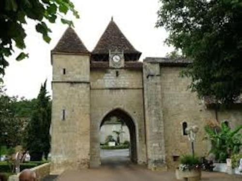Appartement Studio 2 lits . 500m des thermes. 1 km du Lac Rue vert galant résidence Henry IV Bâtiment A Appartement 25 1er étage Barbotan les thermes Cazaubon