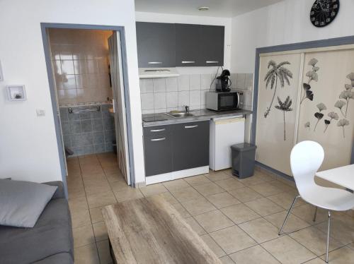 Appartement Studio 2 personnes en centre ville 42 Rue de la Libération Saint-Pierre-de-Plesguen