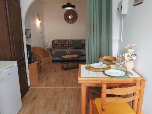 Appartement Studio 2 personnes - Intra-murros - 2FAN4 Rue de la Faneille Collioure