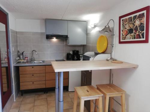 Appartement Studio 28m2 climatisé,WIFI, proche des calanques,plages 149 Traverse Notre Dame de la Garde La Ciotat