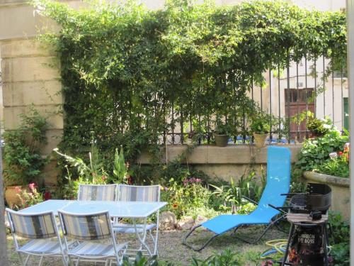 Studio 30 m2 avec jardin dans maison de maître Béziers france