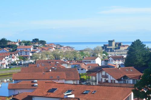 Studio a Ciboure a 300 m de la plage avec vue sur la mer piscine partagee et balcon amenage Ciboure france