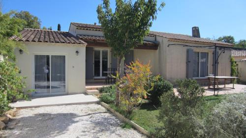 Appartement Studio A Grans 15 TRAVERSE DES ALPILLES Grans