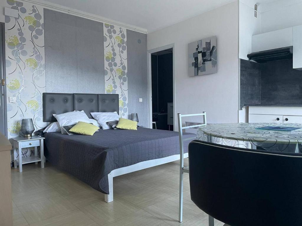 Appartement Studio Amélie-les-Bains-Palalda, 1 pièce, 2 personnes - FR-1-659-14 Résidence des thermes C1, appart n°85, 3ème étage, 66110 Amélie-les-Bains-Palalda