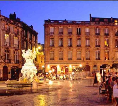 Appartement Studio Anna centre historique Bordeaux St Pierre 30 Rue de la Devise Bordeaux