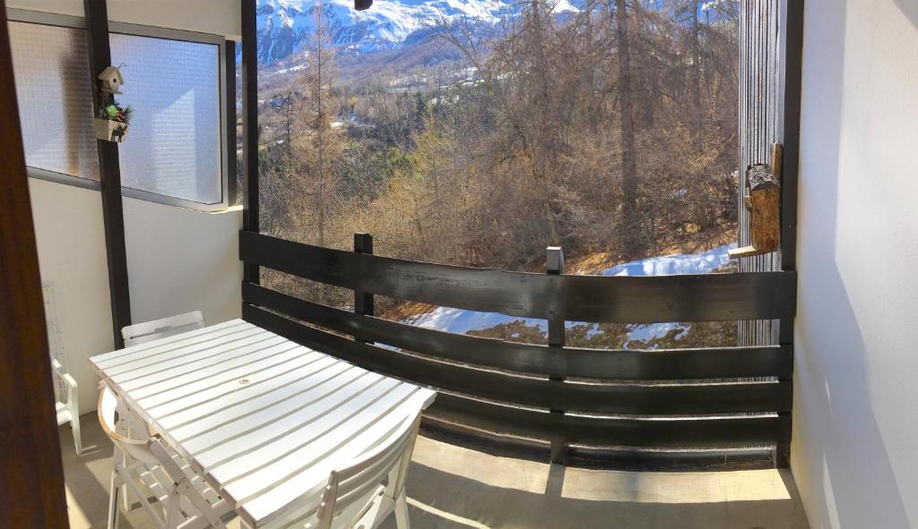 Appartement Studio au pied des pistes Résidence du roi Soleil Le Sauze, 04400 Enchastrayes