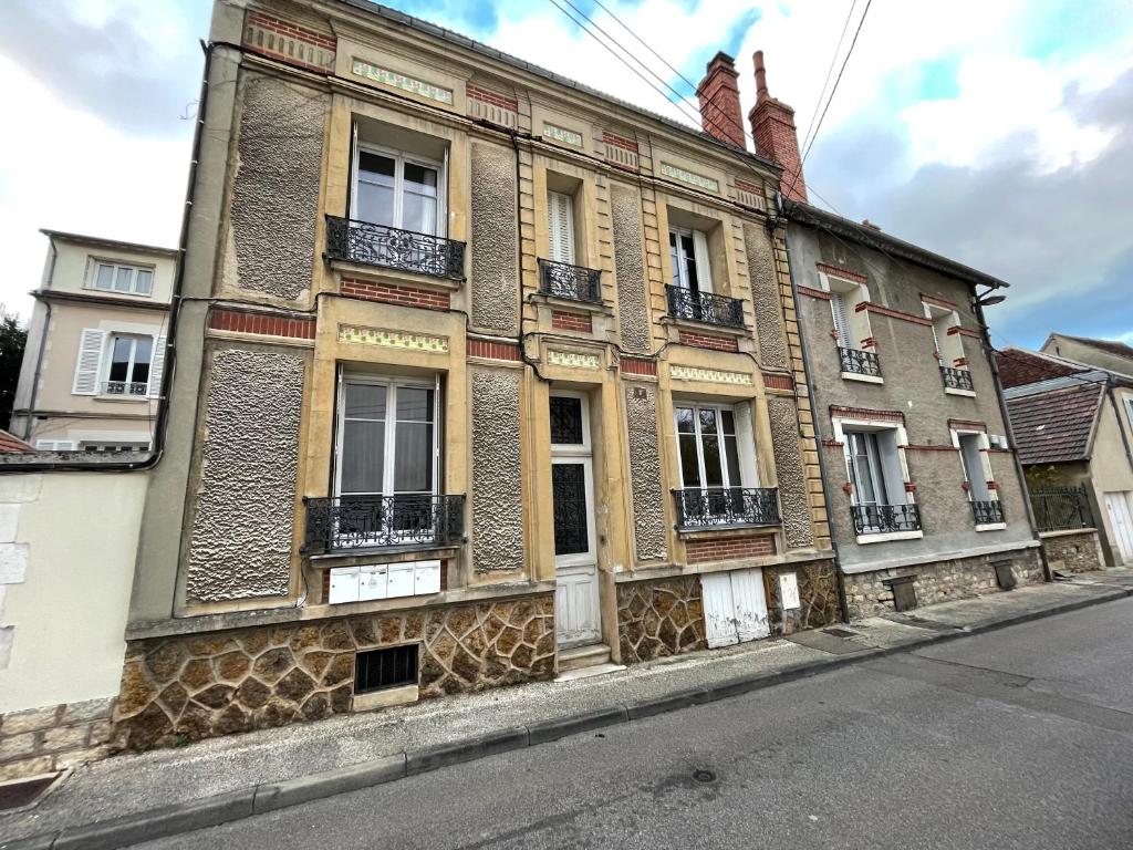 Appartement Studio Auxerre proche parking 8 Rue des Ballets, 89000 Auxerre