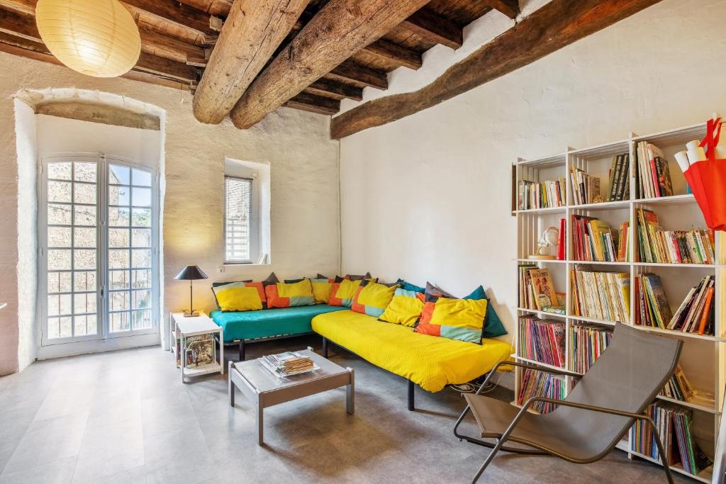 Appartement Studio avec balcon et wifi a Villeneuve les Avignon 39 Rue de la République, 30400 Villeneuve-lès-Avignon