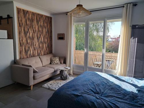 Appartement Studio avec jardin et balcon, au calme Rue de la Garenne Sérézin-du-Rhône