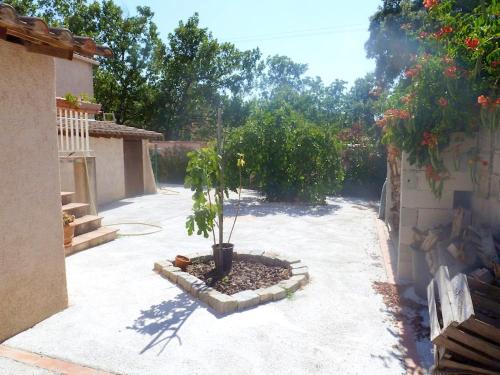 Studio avec piscine partagee jardin clos et wifi a Pierrefeu du Var Pierrefeu-du-Var france