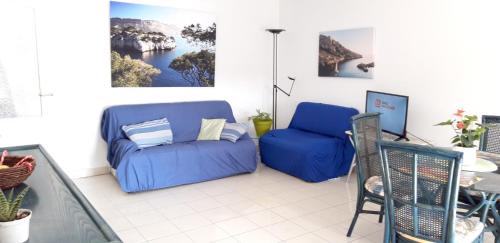 Studio avec vue sur la mer balcon et wifi a Frejus a 1 km de la plage Fréjus france