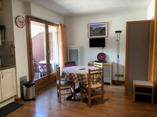 Appartement Studio Brides-les-Bains, 1 pièce, 4 personnes - FR-1-512-46 Esplanade des Thermes Brides-les-Bains