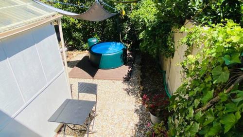 Studio calme proche Paris avec terrasse privative et jacuzzi en option Palaiseau france