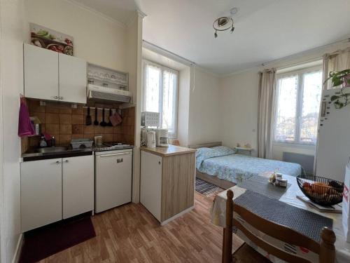 Appartement Studio Cambo-les-Bains, 1 pièce, 2 personnes - FR-1-495-10 allée Anne de NEUBOURG Studio  Myosotis  - Villa St JEAN - 1er étage Cambo-les-Bains