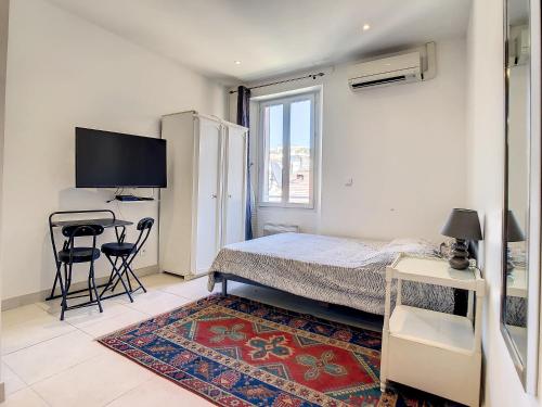 Studio Carré d'Or. 2 mins from the Croisette. 143 Cannes france