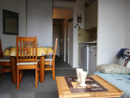 Appartement Studio Chamrousse, 1 pièce, 4 personnes - FR-1-549-62 394 Rue des chardons bleus ROCHE BERANGER Chamrousse