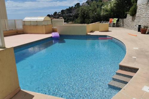 Studio climatisé - belle vue mer-piscine Beausoleil france