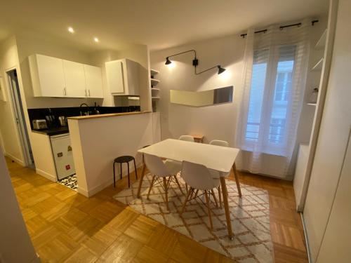 Appartement Studio cosy proche Sacré-Coeur 58 Boulevard Marguerite de Rochechouart Paris