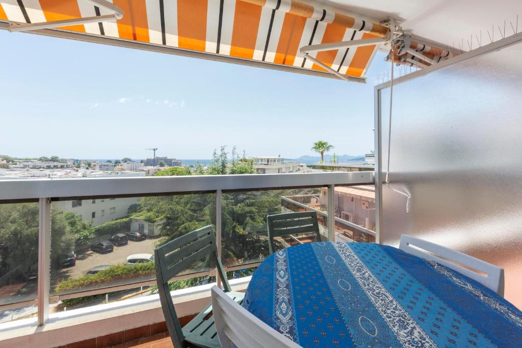 Maison de vacances Studio de 29m2 avec terrasse dans une résidence sécurisée avec piscine impasse des orangers Résidence Olympe, 06160 Antibes