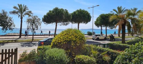 Appartement Studio de la plage - Mer, Terrasse et garage 27 Promenade de la Plage Cagnes-sur-Mer