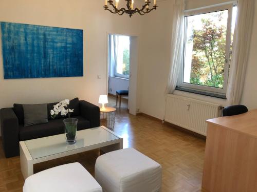 studio e - Quiet central business one bedroom apartment for 3 guests Düsseldorf allemagne