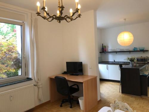 Appartement studio e - Quiet central business one bedroom apartment for 3 guests 38 Derfflingerstraße Düsseldorf