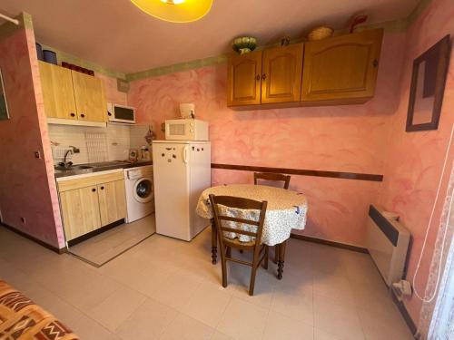 Studio Enchastrayes, 1 pièce, 4 personnes - FR-1-165A-137 Enchastrayes france