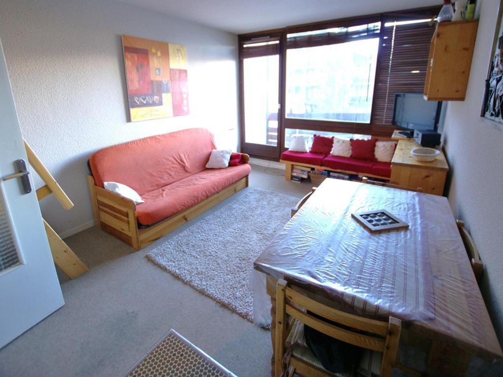 Appartement Studio Enchastrayes, 3 pièces, 6 personnes - FR-1-165A-108 T2 résidence le roi soleil en bord de piste, 04400 Enchastrayes