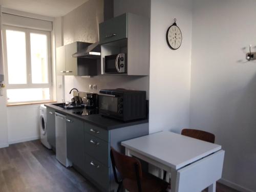 Appartement studio entre thermes et centre ville 36 Rue Chanzy Rochefort