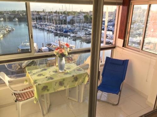 Appartement Studio face au Port Place Saint Clair Le Cap d\'Agde