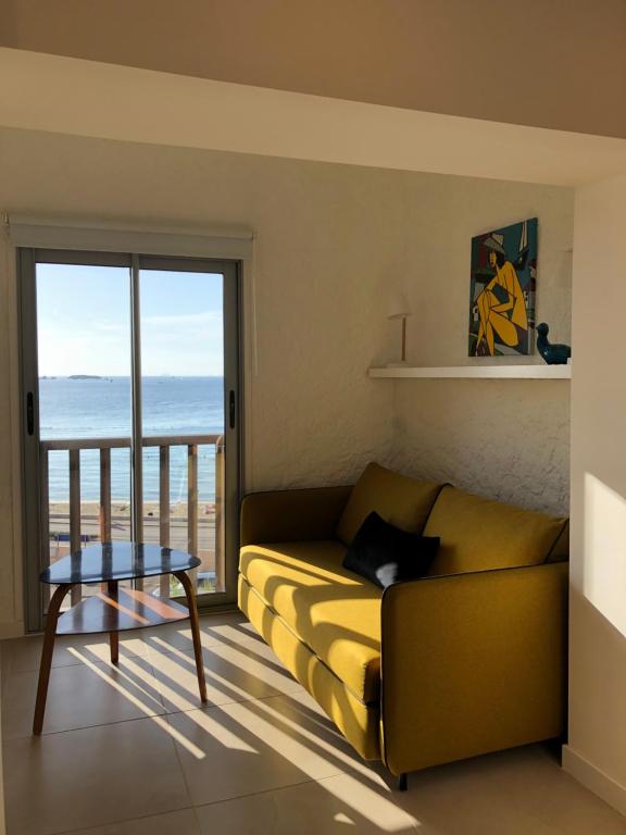 Appartement Studio face la plage Le Brusc Traverse des Charmettes, 83140 Six-Fours-les-Plages