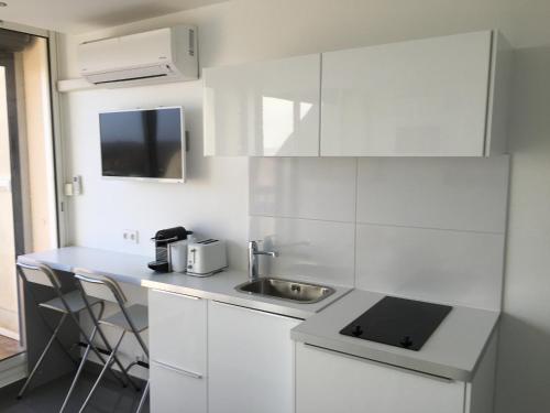 Appartement Studio face Mer - Village Naturiste - Cap d'Agde Apparrt.N°412, 4ème étage, Bat.AB, Héliopolis 10, rue des Néréides Le Cap d\'Agde