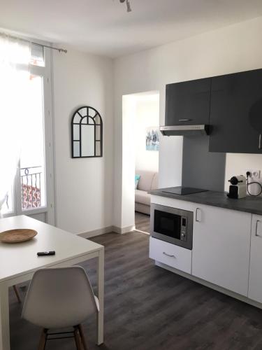 Appartement STUDIO Forville avec coin nuit 7 BOULEVARD GUYNEMER Cannes