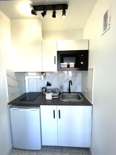 Appartement Studio Gare St Charles N6 10 mns Vieux Port 27 Rue Lafayette Marseille