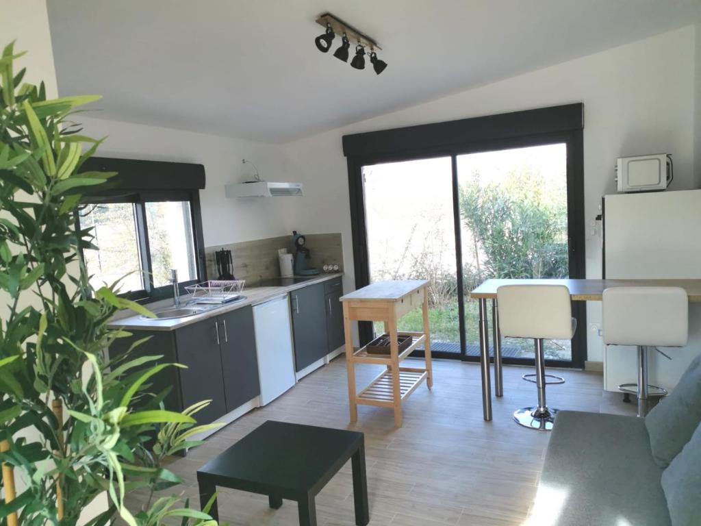 Appartement Studio indépendant, 10min Avignon 85 Chemin du Puits, 30131 Pujaut