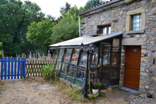 studio indépendant dans maison à la campagne Égliseneuve-près-Billom france