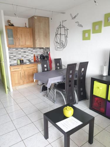 Appartement Studio La Désirade Centre Port avec parking N° J34 1 Rue des Chandelles Le Cap d\'Agde