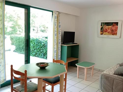 Appartement Studio La Rochelle, 1 pièce, 2 personnes - FR-1-551-25 10, rue François de Vaux de Foletier La Rochelle