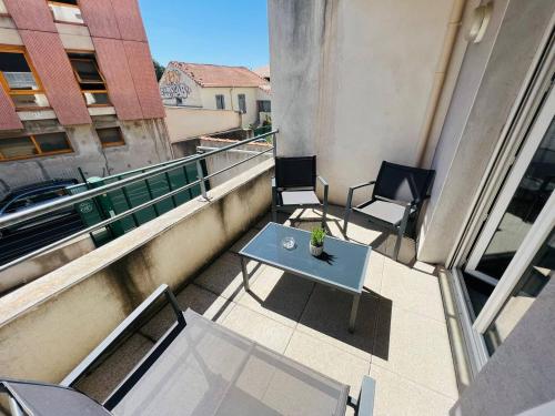 Studio le 2, Free Parking, Free WIFI, Transports Nîmes france