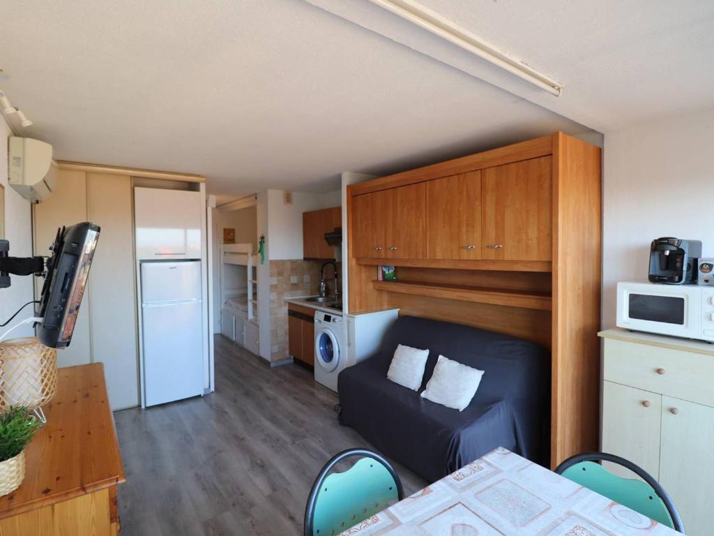 Appartement Studio Le Grau-du-Roi, 1 pièce, 4 personnes - FR-1-307-214 Avenue Jean-Jaures, Résidence Le Lagon Bleu N°80, Bat C, 3e étage, 30240 Le Grau-du-Roi