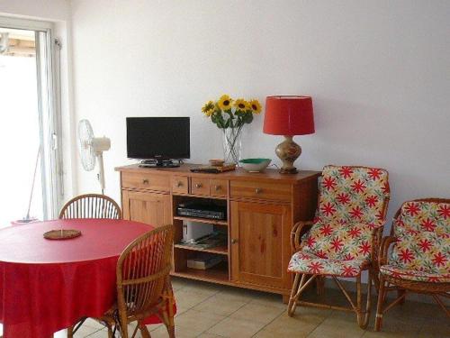 Studio Le Lavandou, 1 pièce, 4 personnes - FR-1-251-472 Le Lavandou france